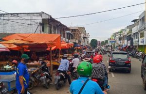 Wamen Perdagangan dan Wagub Banten Sidak Harga di Pasar Lama Serang