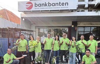 Bank Banten Cabang Surabaya Salurkan Bantuan Bibit Pohon dalam Rangka HUT ke-63 Taspen