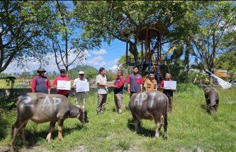 PT Angels Products Salurkan Hewan Kurban untuk Warga Bojonegara dan Margagiri