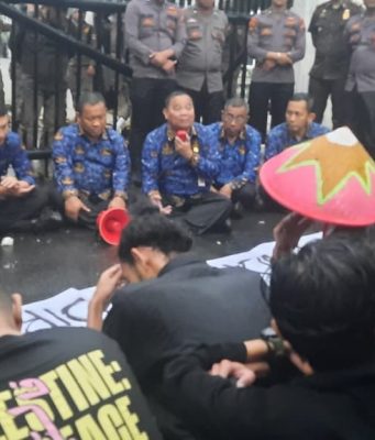 Sekda Banten Paparkan Program Sekolah Gratis saat Temui Mahasiswa
