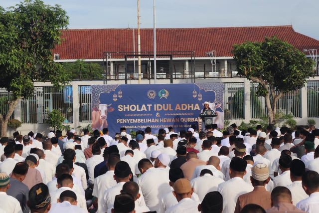 Khidmat dan Penuh Makna, Warga Binaan Lapas Serang Laksanakan Sholat Idul Adha