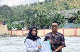 PLN Indonesia Power UBP Banten 1 Suralaya Tata Halaman SDN Tamansari V dengan Pemanfaatan FABA