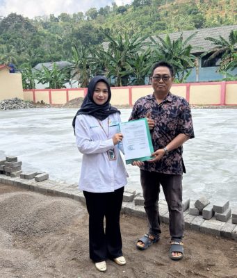 PLN Indonesia Power UBP Banten 1 Suralaya Tata Halaman SDN Tamansari V dengan Pemanfaatan FABA
