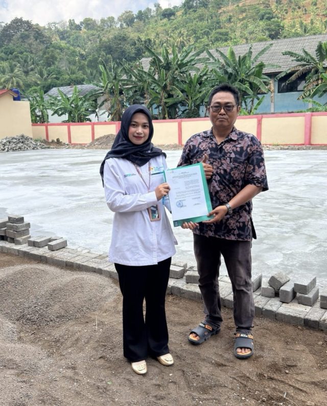 PLN Indonesia Power UBP Banten 1 Suralaya Tata Halaman SDN Tamansari V dengan Pemanfaatan FABA