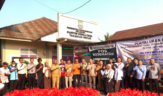 Bank Banten Salurkan Bantuan bagi Pihak Terdampak Kebakaran TPA Jatiwaringin di Kabupaten Tangerang