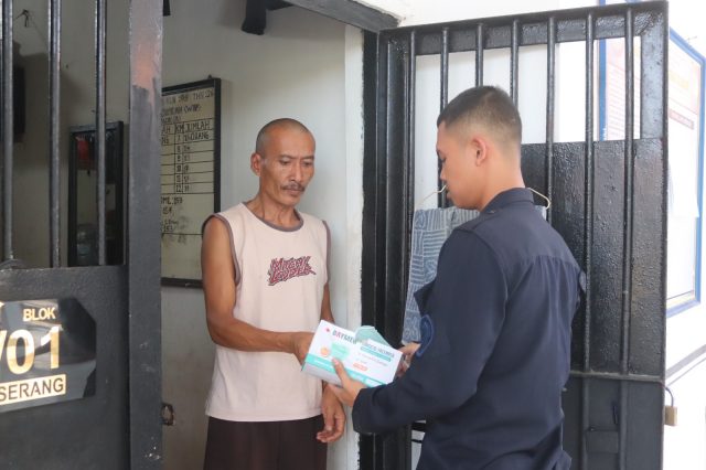Antisipasi Abu Vulkanik, Lapas Serang Bagikan Masker kepada Warga Binaan