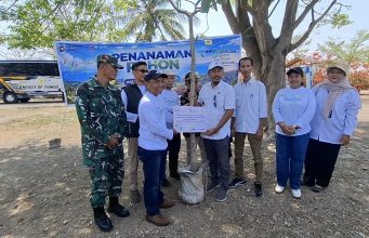 PLN Indonesia Power UBP Cilegon Tanam 100 Pohon, Tebar 6.000 Bibit Lele di Desa Margagiri Kabupaten Serang